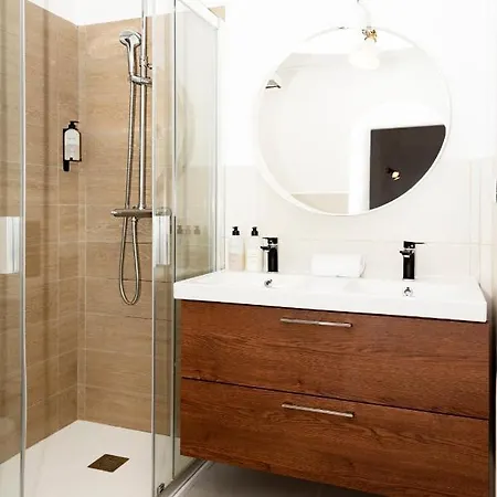 Veaco With Jacuzzi And Private Pool קורלחו