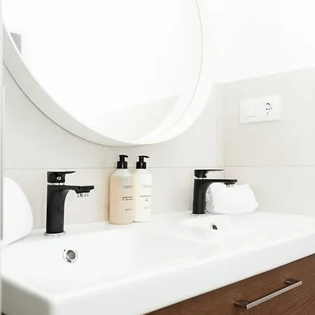 Veaco With Jacuzzi And Private Pool וילה